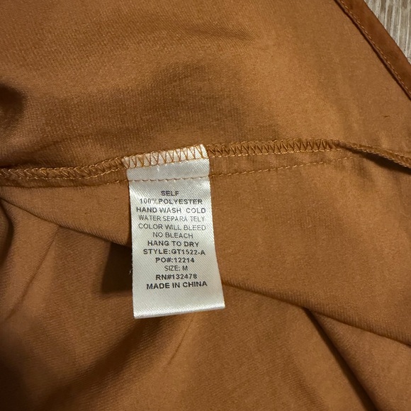 Rust V-Neck Top - Picture 4 of 4